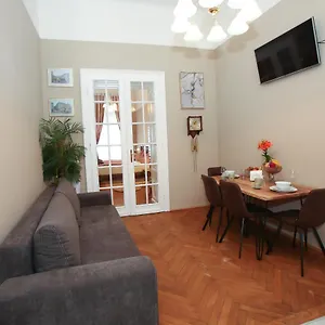 Apartment Opera, Vienna
